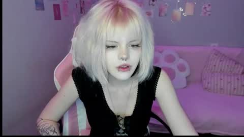 Snapshot of aprilspark chatting on 07/15/26, 08:36 Alice D online show from 07/15/26, 08:36