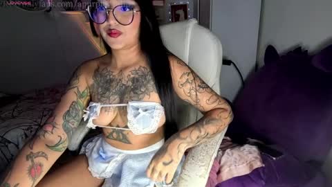 Snapshot of apurple_tulip chatting on 06/09/26, 01:17 online show from 06/09/26, 01:17