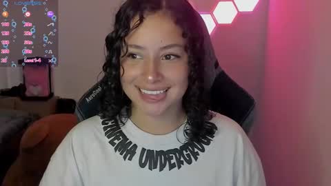 Snapshot of aqua_emilly chatting on 12/12/24, 01:43 aqua emilly online show from 12/12/24, 01:43