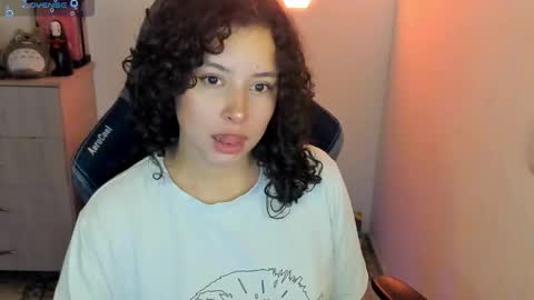 Snapshot of aqua_emilly chatting on 10/03/25, 11:02 aqua emilly online show from 10/03/25, 11:02