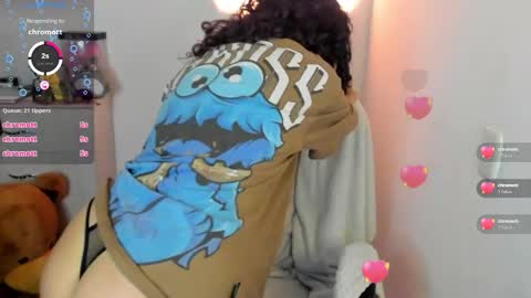 aqua emilly online show from 12/04/25, 11:57