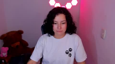 aqua emilly online show from 04/01/26, 11:57