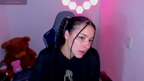 aqua emilly online show from 04/06/26, 11:38