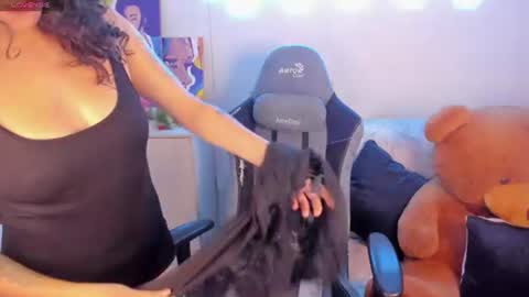 aqua emilly online show from 06/10/26, 11:24