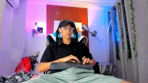 aquarius_xxx online show from 10/18/25, 11:33