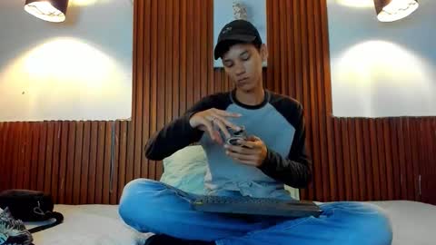 aquarius_xxx online show from 11/12/25, 11:21