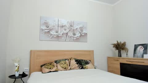 Lina online show from 09/27/25, 09:03