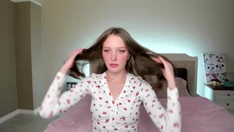 Lina online show from 10/24/25, 09:06