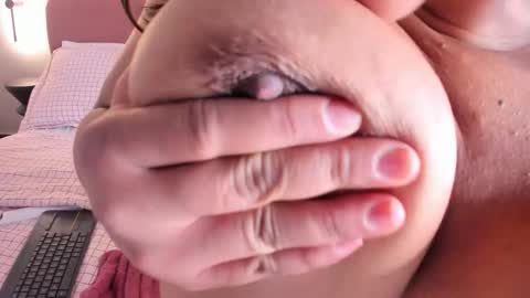 Snapshot of ara_ferrer chatting on 02/03/26, 08:47 Ara Ferrer online show from 02/03/26, 08:47