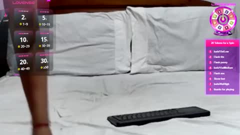 Snapshot of arab_catwoman chatting on 11/11/25, 06:13 Arab Catwoman online show from 11/11/25, 06:13