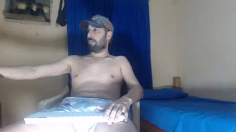 Snapshot of arabebigcock chatting on 09/15/25, 04:01 ARABE  online show from 09/15/25, 04:01