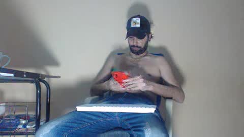 Snapshot of arabebigcock chatting on 10/05/25, 06:50 ARABE  online show from 10/05/25, 06:50