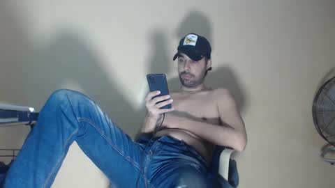 Snapshot of arabebigcock chatting on 10/24/25, 07:27 ARABE  online show from 10/24/25, 07:27