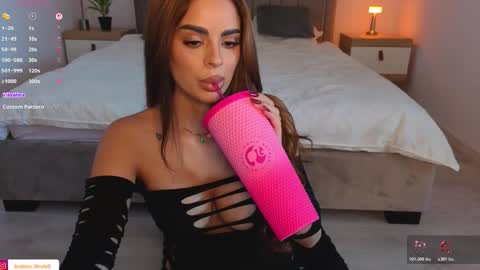 IsaBella online show from 11/03/25, 09:43