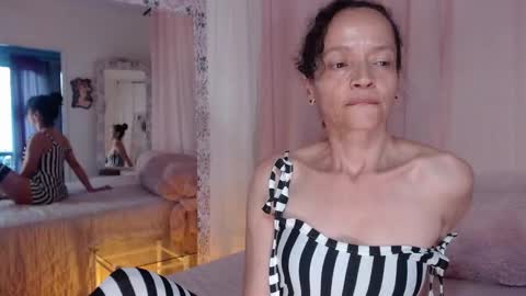 Nadia Cyel online show from 03/12/25, 10:39