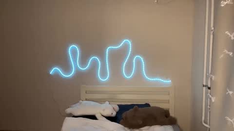 Emi online show from 02/06/26, 04:32