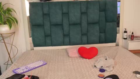   online show from 05/20/26, 01:23