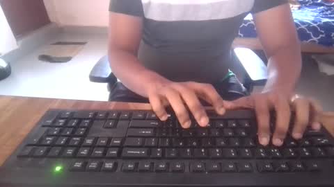 Snapshot of arahullovely chatting on 12/08/24, 10:08 Rahul online show from 12/08/24, 10:08