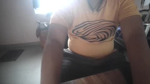 Snapshot of arahullovely chatting on 12/12/24, 06:57 Rahul online show from 12/12/24, 06:57