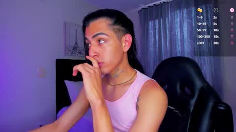 Snapshot of aran_yareth chatting on 10/11/25, 07:45 aran online show from 10/11/25, 07:45