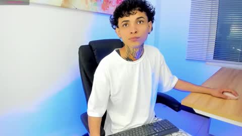 Arceluz  online show from 02/24/25, 08:47