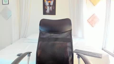 Snapshot of archie_kings_ chatting on 01/18/25, 12:47 Archie online show from 01/18/25, 12:47