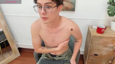 Snapshot of archie_kings_ chatting on 01/28/25, 03:14 Archie online show from 01/28/25, 03:14