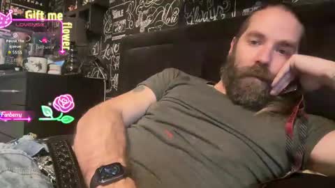 Snapshot of arckangel99 chatting on 12/21/25, 01:40 AnrckAngel online show from 12/21/25, 01:40