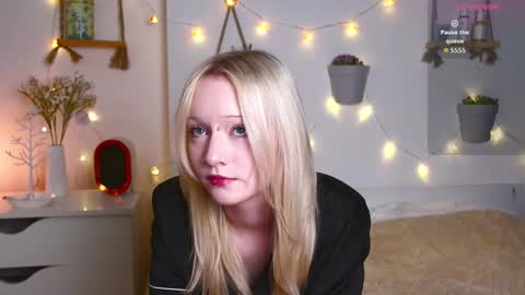 Snapshot of arcticaryder chatting on 09/28/25, 07:36 Jenny online show from 09/28/25, 07:36