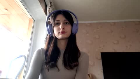 Mia online show from 12/03/25, 11:08