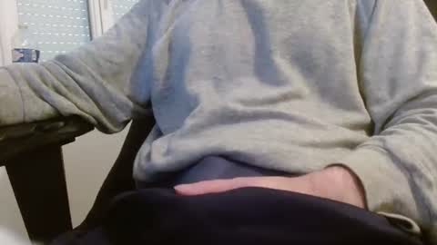 Snapshot of arekusan6 chatting on 01/07/25, 02:51 Arek online show from 01/07/25, 02:51