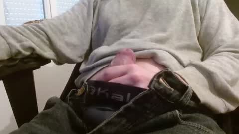 Snapshot of arekusan6 chatting on 01/09/25, 12:52 Arek online show from 01/09/25, 12:52