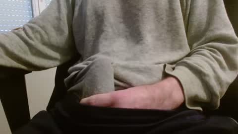 Snapshot of arekusan6 chatting on 01/12/25, 09:40 Arek online show from 01/12/25, 09:40