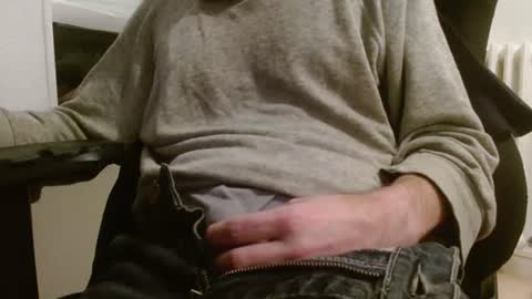 Snapshot of arekusan6 chatting on 01/30/25, 07:04 Arek online show from 01/30/25, 07:04