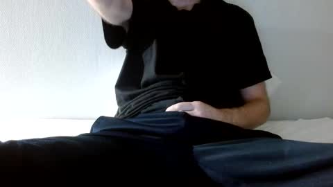 Snapshot of arekusan6 chatting on 10/31/25, 09:05 Arek online show from 10/31/25, 09:05