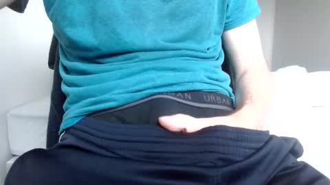 Snapshot of arekusan6 chatting on 12/17/25, 08:31 Arek online show from 12/17/25, 08:31