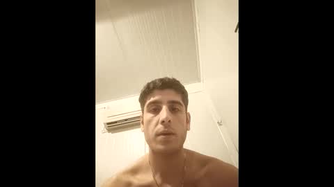 Snapshot of arenn1997 chatting on 12/01/25, 12:04 arenn1997 online show from 12/01/25, 12:04