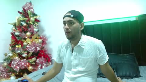 aresandapolo_ online show from 12/01/24, 11:25