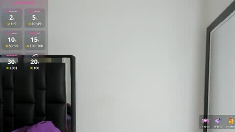 Snapshot of arexblakk chatting on 10/17/25, 10:12 AREXXBLAKK online show from 10/17/25, 10:12