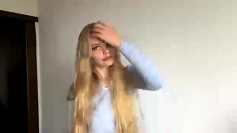 Snapshot of argeliaboivin chatting on 10/31/25, 11:22 Amelia online show from 10/31/25, 11:22