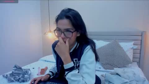  Ara  online show from 12/02/25, 12:43