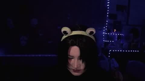 Snapshot of ari_corn chatting on 09/28/25, 06:13 Ahri online show from 09/28/25, 06:13