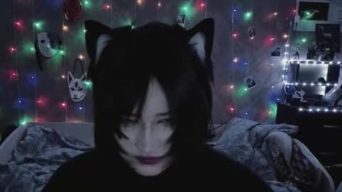 Snapshot of ari_corn chatting on 11/28/25, 07:49 Ahri online show from 11/28/25, 07:49