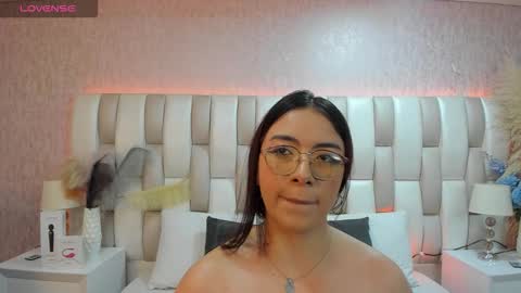 ari_lynn_ online show from 01/07/26, 03:09