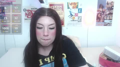 Snapshot of ari_rossee_ chatting on 02/07/25, 02:40 online show from 02/07/25, 02:40