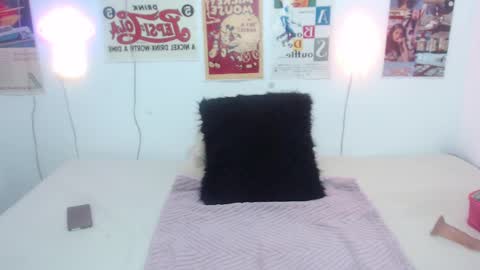 Snapshot of ari_rossee_ chatting on 02/09/25, 08:56 online show from 02/09/25, 08:56