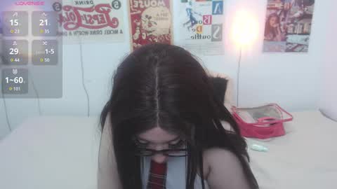 Snapshot of ari_rossee_ chatting on 02/12/25, 05:58 online show from 02/12/25, 05:58