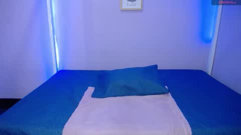 Snapshot of ari_rossee_ chatting on 10/28/25, 07:05 online show from 10/28/25, 07:05