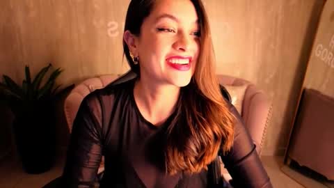 Snapshot of aria95_a chatting on 12/15/25, 08:02 Aria95 a online show from 12/15/25, 08:02