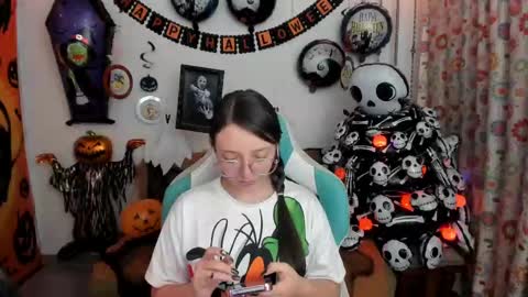 Linda online show from 10/07/25, 03:04